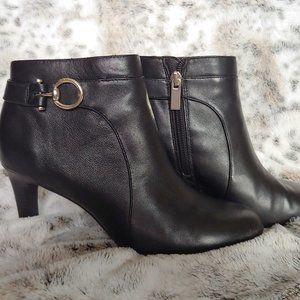 Bandolino Longo ankle booties